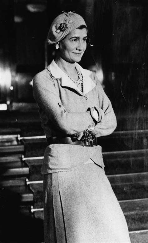 l'enfance de coco chanel|Coco Chanel femme.